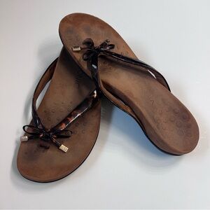 VIONIC Sandals Podiatrist Design Flip Flop Sandals Size 9